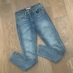 Levi’s 721 High Rise- like new